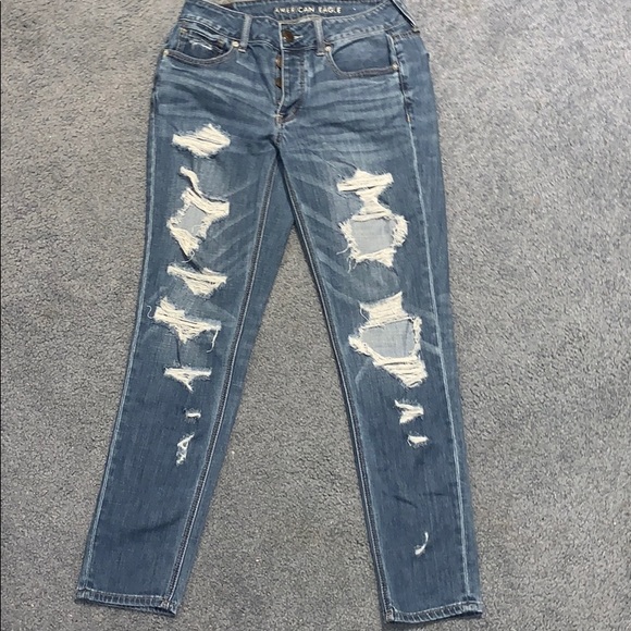 American Eagle Outfitters Denim - distressed tomgirl jeans
